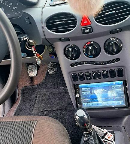 Мерседес А класс 1998 в Ровно на Automoto.ua Серый Мерседес А класс, объемом двигателя 1.4 л и пробегом 322 тыс. км за 2300 $, фото 1 на Automoto.ua