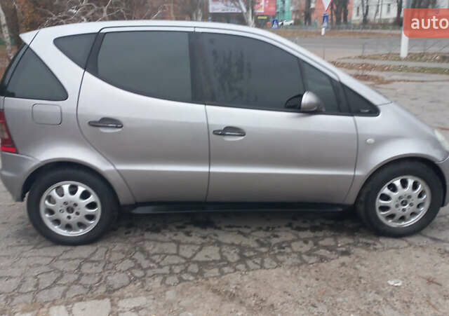 Сірий Мерседес А клас, об'ємом двигуна 1.6 л та пробігом 242 тис. км за 2800 $, фото 1 на Automoto.ua