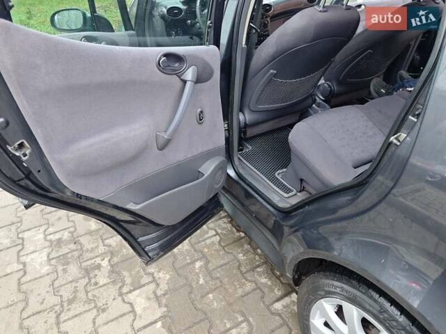 Серый Мерседес А класс, объемом двигателя 1.4 л и пробегом 250 тыс. км за 3500 $, фото 5 на Automoto.ua