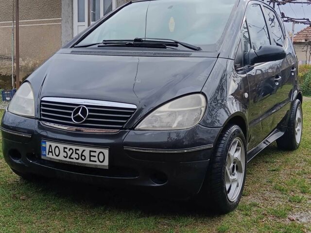 Серый Мерседес А класс, объемом двигателя 1.4 л и пробегом 300 тыс. км за 2600 $, фото 7 на Automoto.ua