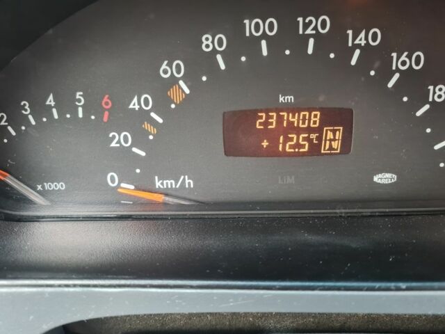 Серый Мерседес А класс, объемом двигателя 1.6 л и пробегом 237 тыс. км за 3100 $, фото 6 на Automoto.ua