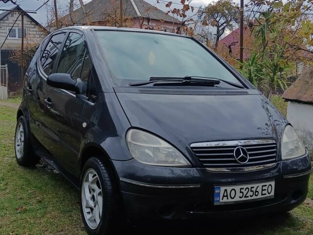 Серый Мерседес А класс, объемом двигателя 1.4 л и пробегом 300 тыс. км за 2600 $, фото 6 на Automoto.ua