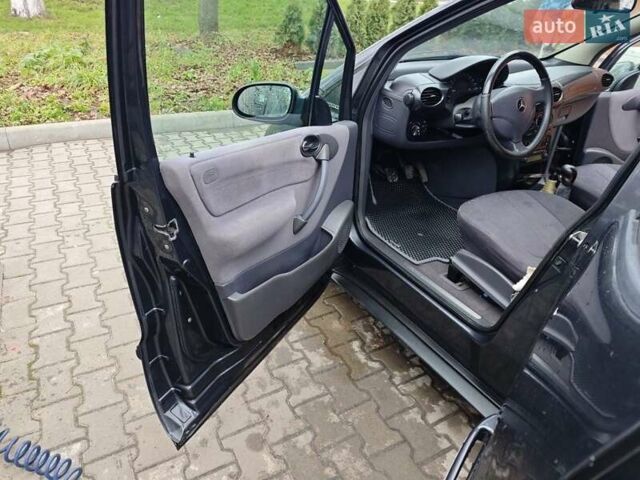 Серый Мерседес А класс, объемом двигателя 1.4 л и пробегом 250 тыс. км за 3500 $, фото 4 на Automoto.ua