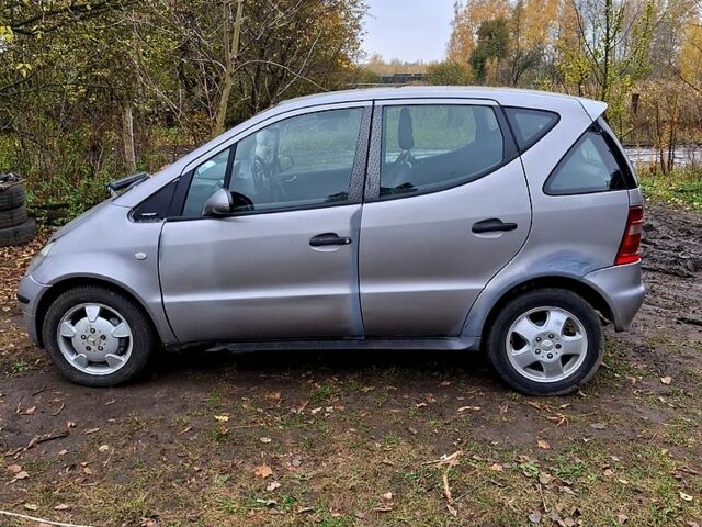 Серый Мерседес А класс, объемом двигателя 1.7 л и пробегом 243 тыс. км за 1300 $, фото 2 на Automoto.ua