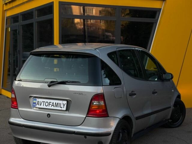 Серый Мерседес А класс, объемом двигателя 1.6 л и пробегом 260 тыс. км за 2300 $, фото 3 на Automoto.ua