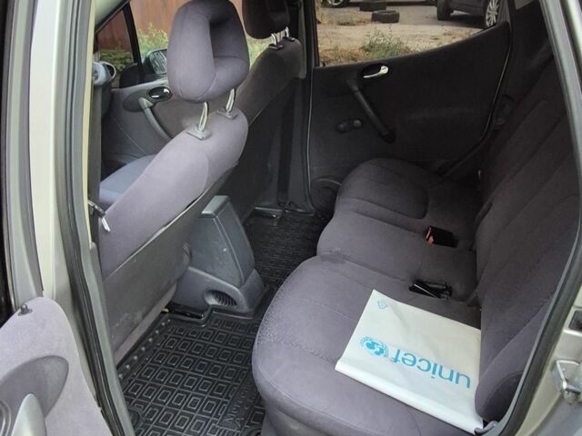 Мерседес А класс 1999 в Полтаве на Automoto.ua Серый Мерседес А класс, объемом двигателя 1.7 л и пробегом 257 тыс. км за 3800 $, фото 5 на Automoto.ua