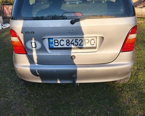 Серый Мерседес А класс, объемом двигателя 1.6 л и пробегом 245 тыс. км за 2950 $, фото 1 на Automoto.ua