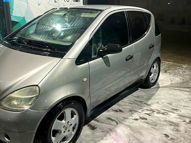Сірий Мерседес А клас, об'ємом двигуна 1.4 л та пробігом 230 тис. км за 2850 $, фото 1 на Automoto.ua