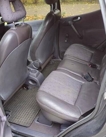 Мерседес А класс 1999 в Киеве на Automoto.ua Серый Мерседес А класс, объемом двигателя 1.7 л и пробегом 310 тыс. км за 3250 $, фото 11 на Automoto.ua