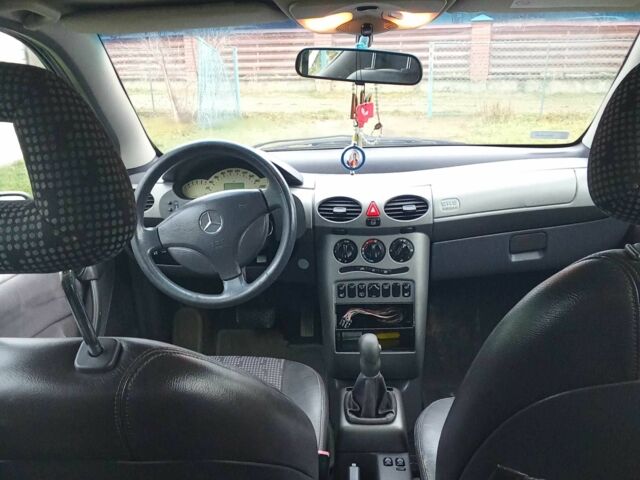 Сірий Мерседес А клас, об'ємом двигуна 1.6 л та пробігом 227 тис. км за 2150 $, фото 3 на Automoto.ua