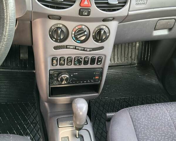 Серый Мерседес А класс, объемом двигателя 1.6 л и пробегом 235 тыс. км за 4200 $, фото 10 на Automoto.ua