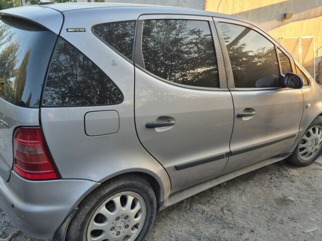 Серый Мерседес А класс, объемом двигателя 1 л и пробегом 270 тыс. км за 1500 $, фото 1 на Automoto.ua