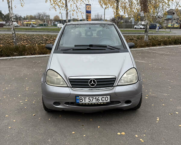 Серый Мерседес А класс, объемом двигателя 1.7 л и пробегом 300 тыс. км за 2600 $, фото 4 на Automoto.ua