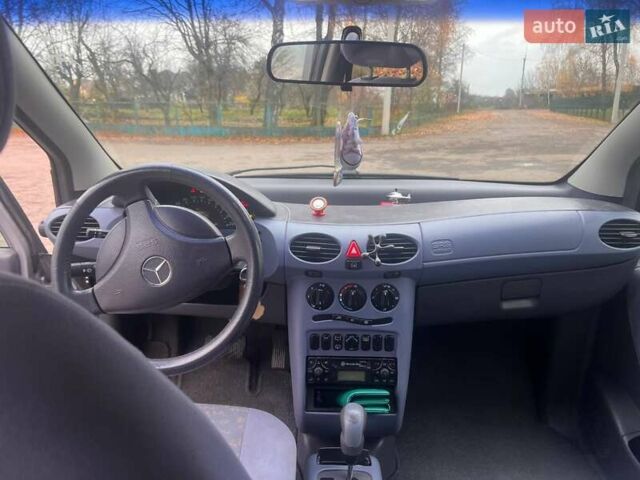 Серый Мерседес А класс, объемом двигателя 1.4 л и пробегом 130 тыс. км за 2600 $, фото 1 на Automoto.ua