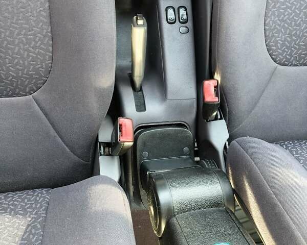 Серый Мерседес А класс, объемом двигателя 1.6 л и пробегом 235 тыс. км за 4200 $, фото 11 на Automoto.ua