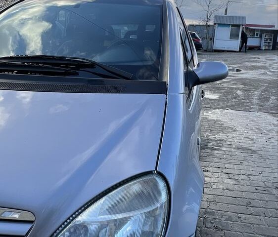 Серый Мерседес А класс, объемом двигателя 1.4 л и пробегом 181 тыс. км за 4000 $, фото 3 на Automoto.ua