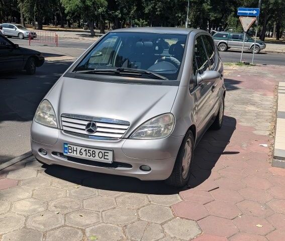 Сірий Мерседес А клас, об'ємом двигуна 1.4 л та пробігом 242 тис. км за 2500 $, фото 1 на Automoto.ua