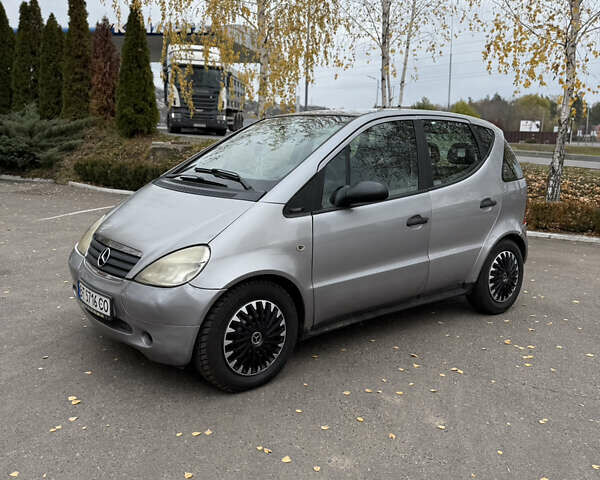 Серый Мерседес А класс, объемом двигателя 1.7 л и пробегом 300 тыс. км за 2600 $, фото 1 на Automoto.ua