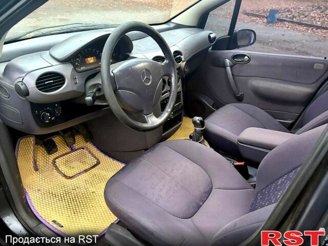 Серый Мерседес А класс, объемом двигателя 1.4 л и пробегом 230 тыс. км за 2950 $, фото 5 на Automoto.ua