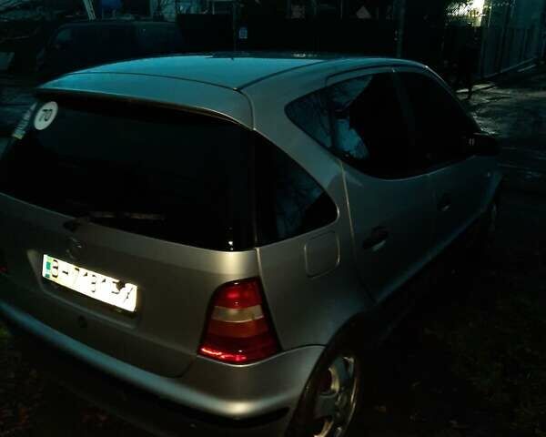 Серый Мерседес А класс, объемом двигателя 1.7 л и пробегом 259 тыс. км за 3350 $, фото 2 на Automoto.ua