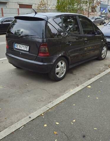 Мерседес А класс 1999 в Киеве на Automoto.ua Серый Мерседес А класс, объемом двигателя 1.7 л и пробегом 310 тыс. км за 3250 $, фото 7 на Automoto.ua