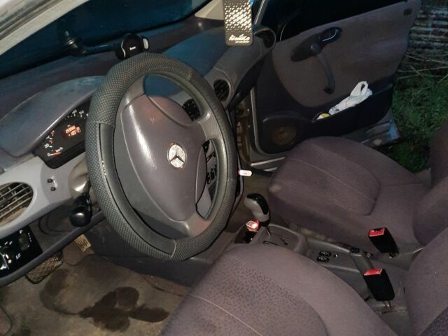 Сірий Мерседес А клас, об'ємом двигуна 1.7 л та пробігом 259 тис. км за 3350 $, фото 4 на Automoto.ua