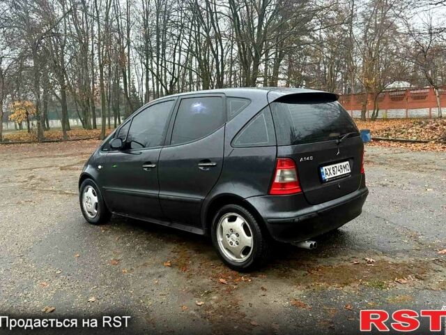 Серый Мерседес А класс, объемом двигателя 1.4 л и пробегом 230 тыс. км за 2950 $, фото 3 на Automoto.ua