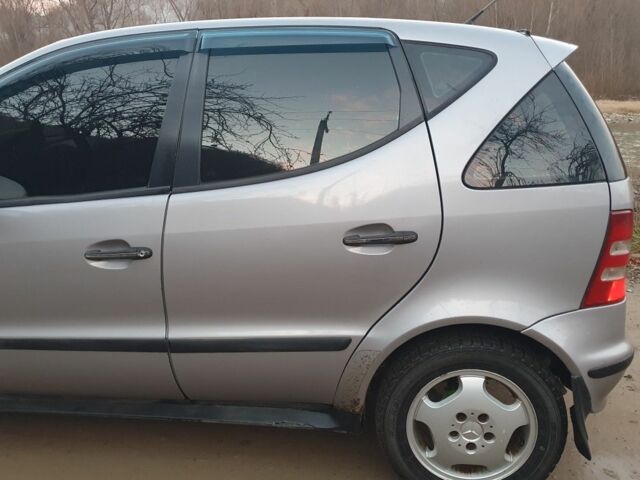 Серый Мерседес А класс, объемом двигателя 1.7 л и пробегом 280 тыс. км за 2750 $, фото 9 на Automoto.ua