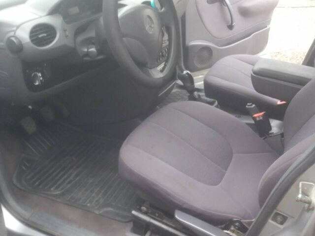 Мерседес А класс 1999 в Хусте на Automoto.ua Серый Мерседес А класс, объемом двигателя 1.6 л и пробегом 330 тыс. км за 900 $, фото 2 на Automoto.ua