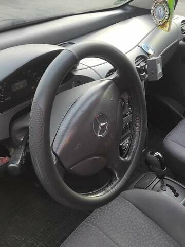 Серый Мерседес А класс, объемом двигателя 1.6 л и пробегом 259 тыс. км за 3200 $, фото 1 на Automoto.ua