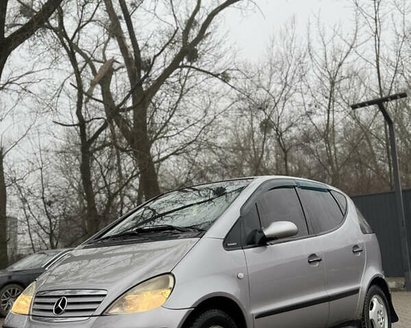 Серый Мерседес А класс, объемом двигателя 1.69 л и пробегом 350 тыс. км за 2999 $, фото 2 на Automoto.ua