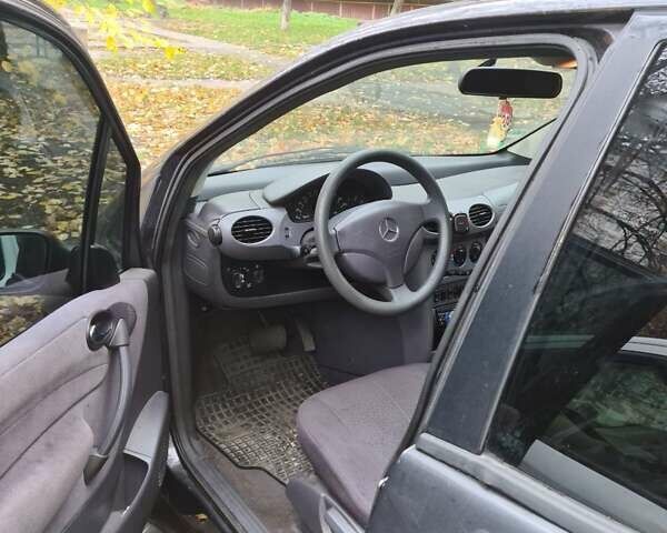 Сірий Мерседес А клас, об'ємом двигуна 1.7 л та пробігом 311 тис. км за 3200 $, фото 4 на Automoto.ua