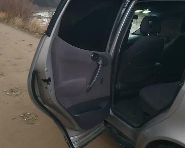 Сірий Мерседес А клас, об'ємом двигуна 1.7 л та пробігом 280 тис. км за 2750 $, фото 38 на Automoto.ua