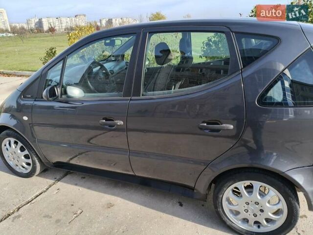 Серый Мерседес А класс, объемом двигателя 1.6 л и пробегом 235 тыс. км за 4200 $, фото 3 на Automoto.ua