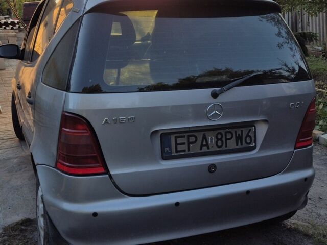 Серый Мерседес А класс, объемом двигателя 1 л и пробегом 270 тыс. км за 1500 $, фото 2 на Automoto.ua