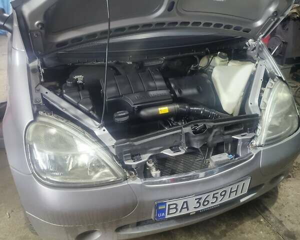 Серый Мерседес А класс, объемом двигателя 1.6 л и пробегом 253 тыс. км за 3000 $, фото 3 на Automoto.ua