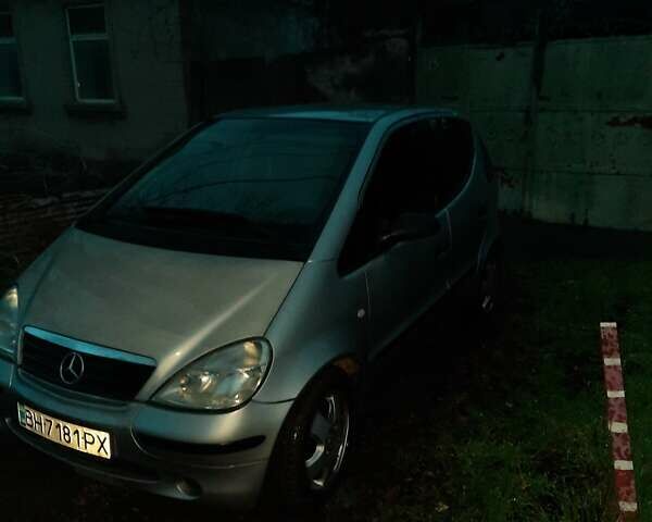 Серый Мерседес А класс, объемом двигателя 1.7 л и пробегом 259 тыс. км за 3350 $, фото 1 на Automoto.ua