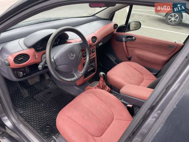 Серый Мерседес А класс, объемом двигателя 1.4 л и пробегом 240 тыс. км за 2850 $, фото 8 на Automoto.ua