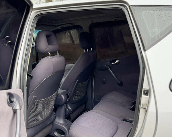 Серый Мерседес А класс, объемом двигателя 1.69 л и пробегом 350 тыс. км за 2999 $, фото 15 на Automoto.ua