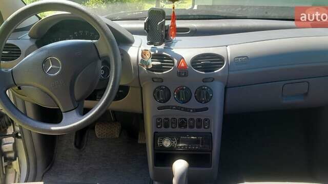 Сірий Мерседес А клас, об'ємом двигуна 1.7 л та пробігом 90 тис. км за 3900 $, фото 13 на Automoto.ua