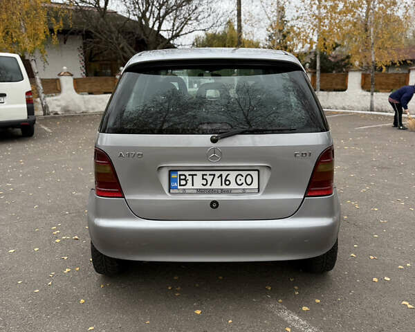 Серый Мерседес А класс, объемом двигателя 1.7 л и пробегом 300 тыс. км за 2600 $, фото 5 на Automoto.ua