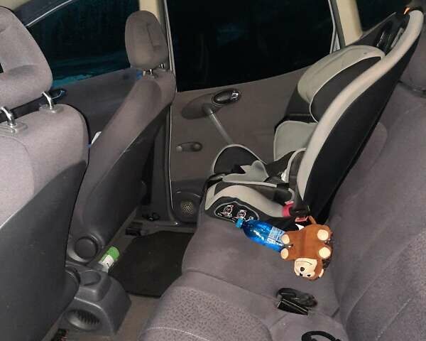 Серый Мерседес А класс, объемом двигателя 1.7 л и пробегом 259 тыс. км за 3350 $, фото 10 на Automoto.ua