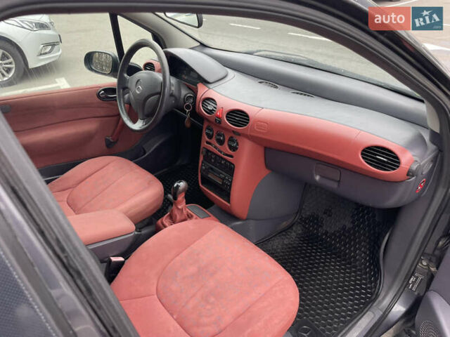 Серый Мерседес А класс, объемом двигателя 1.4 л и пробегом 240 тыс. км за 2850 $, фото 10 на Automoto.ua