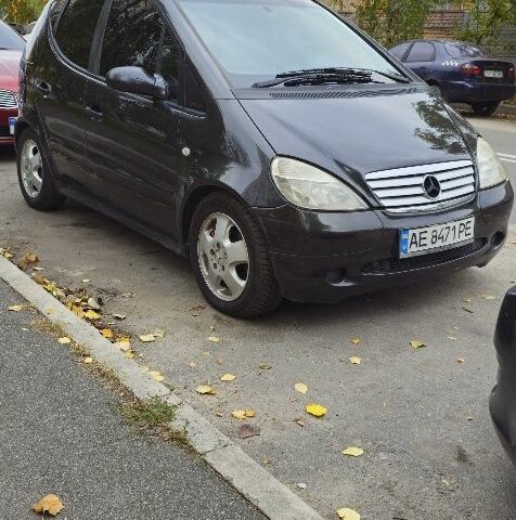 Мерседес А класс 1999 в Киеве на Automoto.ua Серый Мерседес А класс, объемом двигателя 1.7 л и пробегом 310 тыс. км за 3250 $, фото 1 на Automoto.ua
