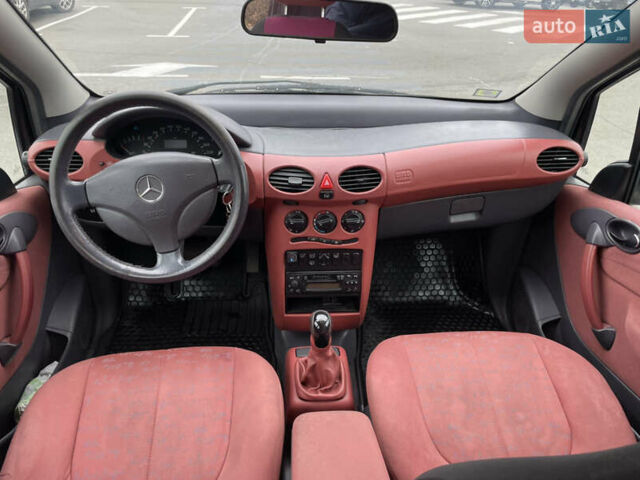 Серый Мерседес А класс, объемом двигателя 1.4 л и пробегом 240 тыс. км за 2850 $, фото 9 на Automoto.ua