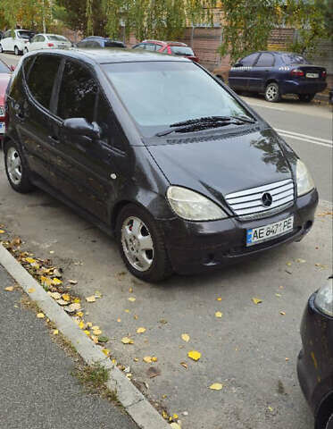 Серый Мерседес А класс, объемом двигателя 1.69 л и пробегом 200 тыс. км за 3350 $, фото 3 на Automoto.ua