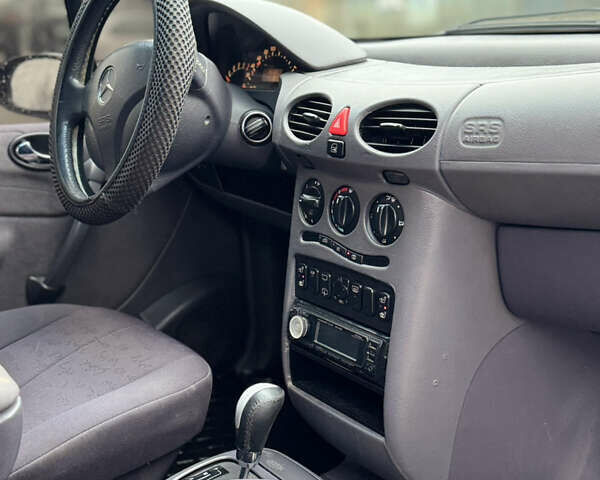 Серый Мерседес А класс, объемом двигателя 1.69 л и пробегом 350 тыс. км за 2999 $, фото 17 на Automoto.ua