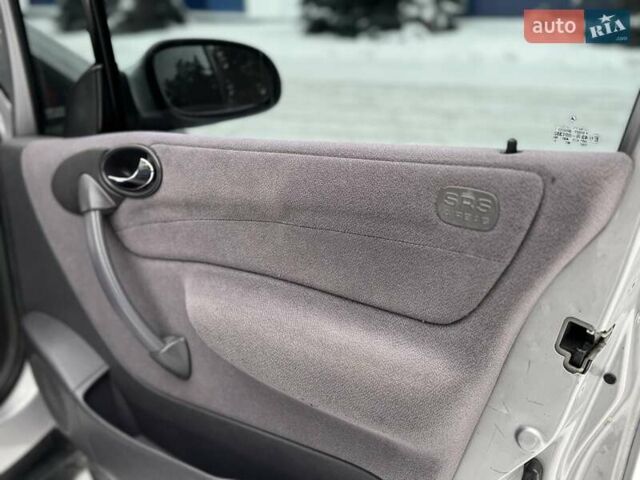 Сірий Мерседес А клас, об'ємом двигуна 1.4 л та пробігом 195 тис. км за 3100 $, фото 53 на Automoto.ua