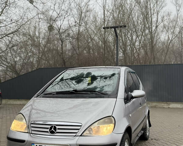 Серый Мерседес А класс, объемом двигателя 1.69 л и пробегом 350 тыс. км за 2999 $, фото 1 на Automoto.ua