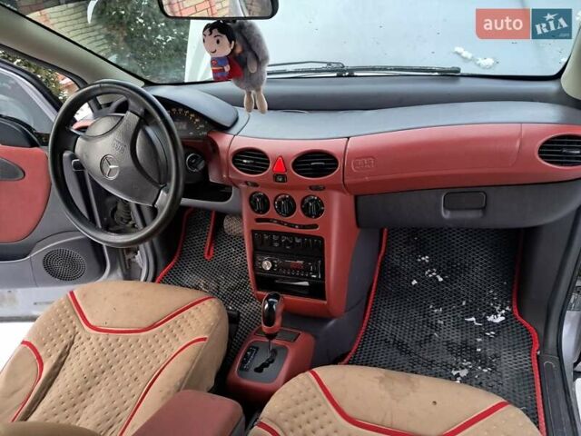 Серый Мерседес А класс, объемом двигателя 1.6 л и пробегом 230 тыс. км за 3000 $, фото 9 на Automoto.ua